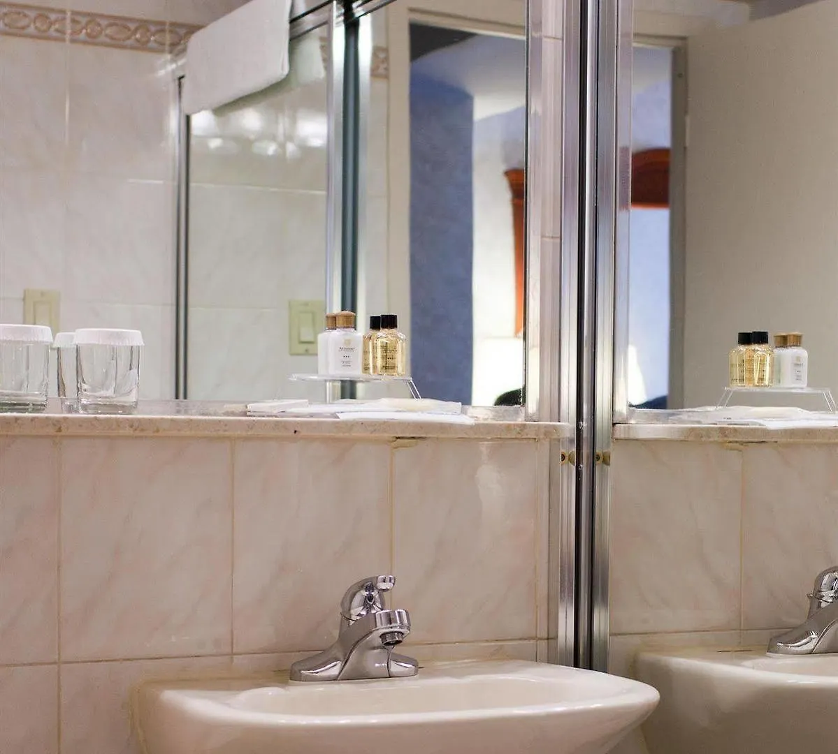 Travel Inn - Midtown Manhattan New York Hotel